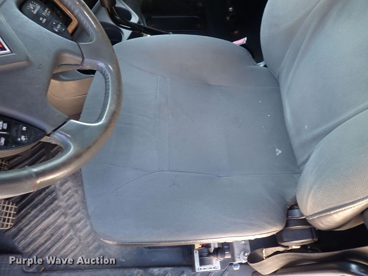 image for item DQ2947 2015 International ProStar  semi truck