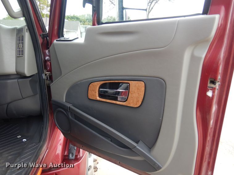 image for item DQ2947 2015 International ProStar  semi truck