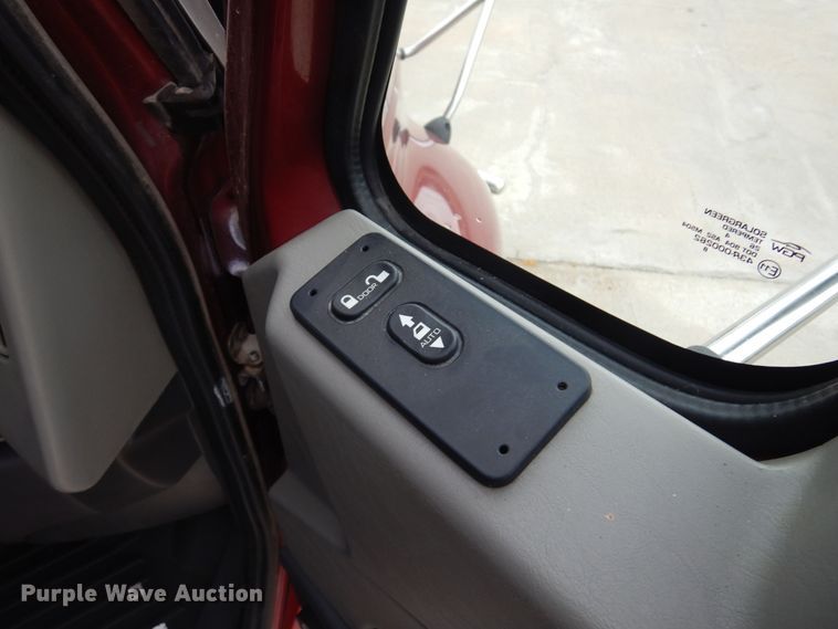 image for item DQ2947 2015 International ProStar  semi truck