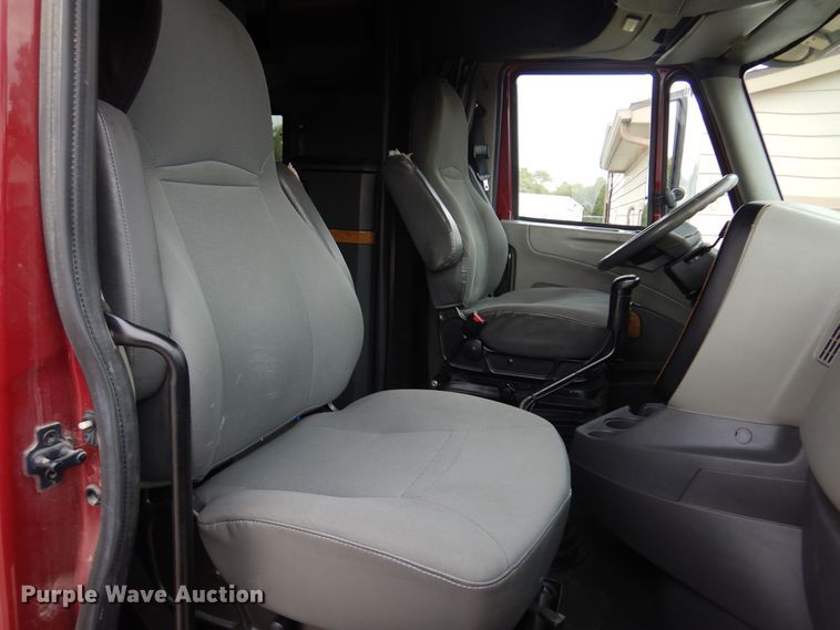 image for item DQ2947 2015 International ProStar  semi truck