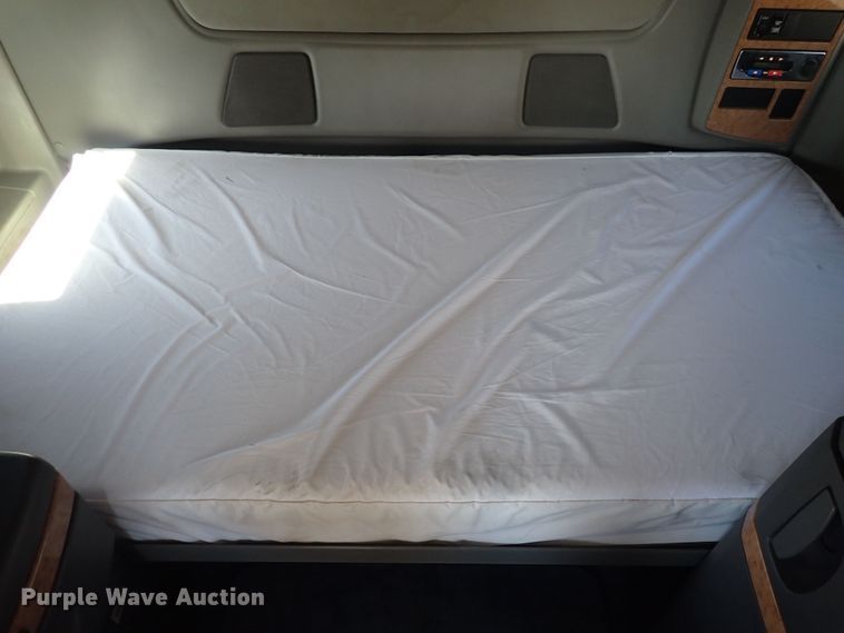 image for item DQ2947 2015 International ProStar  semi truck