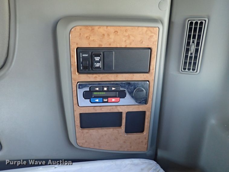 image for item DQ2947 2015 International ProStar  semi truck