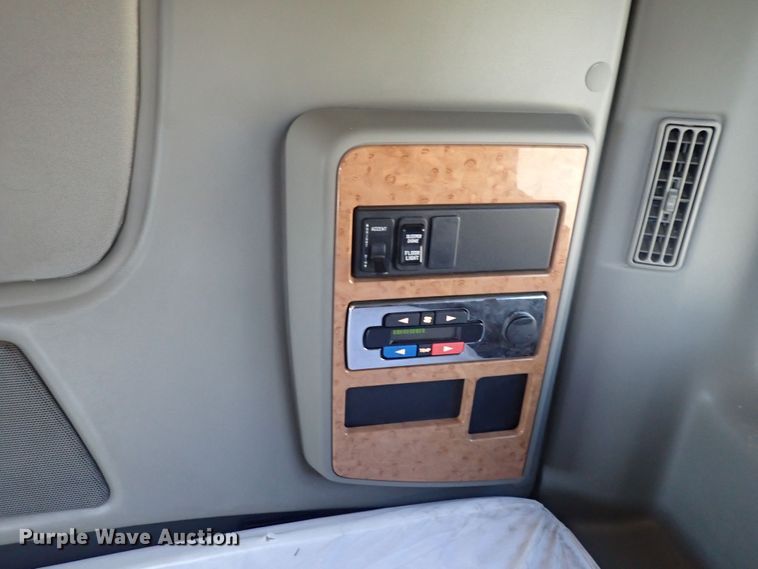 image for item DQ2947 2015 International ProStar  semi truck