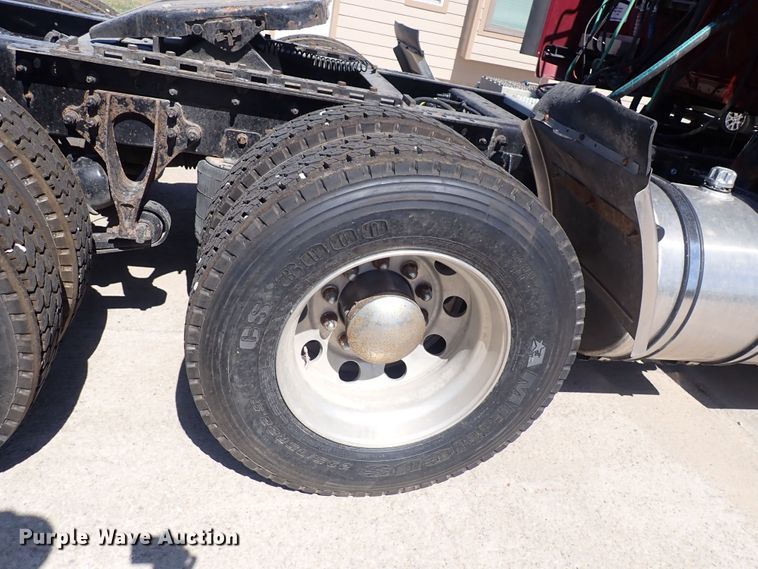 image for item DQ2947 2015 International ProStar  semi truck