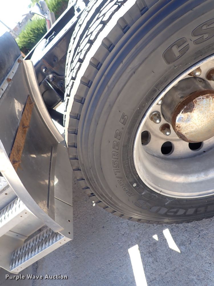 image for item DQ2947 2015 International ProStar  semi truck