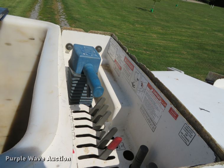 image for item DR0122 2007 Ford F550  bucket truck