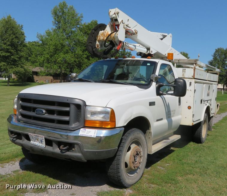 image for item DR0123 2000 Ford F550  bucket truck