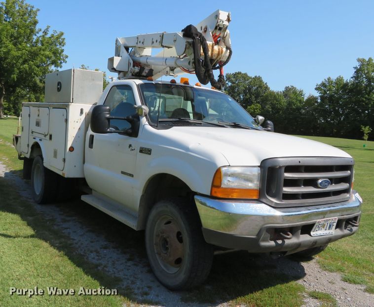 image for item DR0123 2000 Ford F550  bucket truck