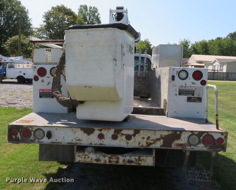 image for item DR0123 2000 Ford F550  bucket truck