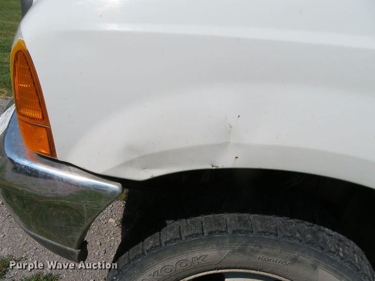 image for item DR0123 2000 Ford F550  bucket truck