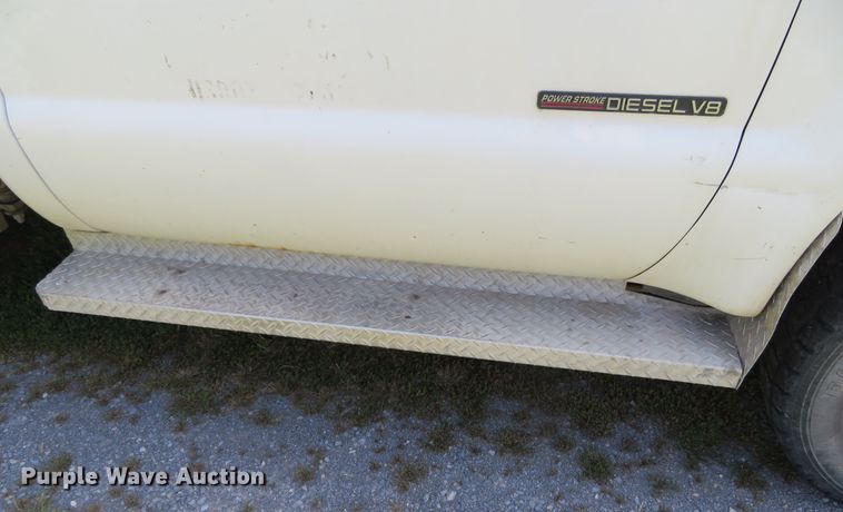 image for item DR0123 2000 Ford F550  bucket truck