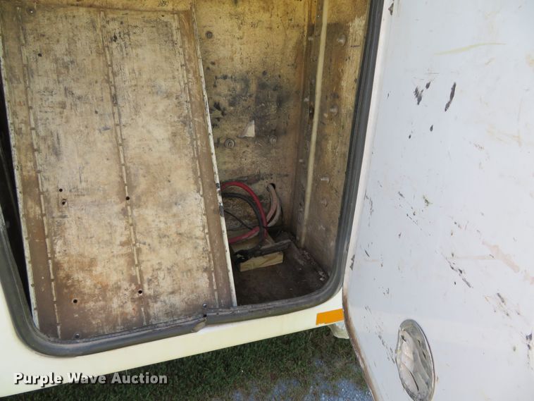 image for item DR0123 2000 Ford F550  bucket truck