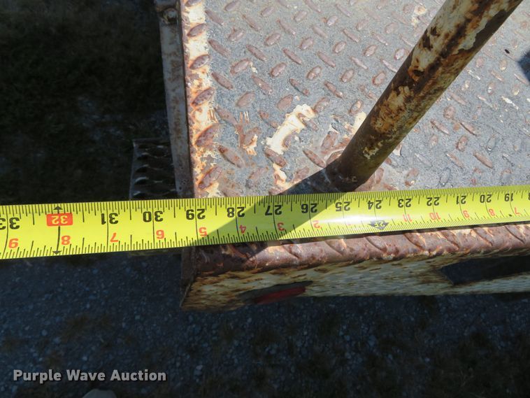 image for item DR0123 2000 Ford F550  bucket truck