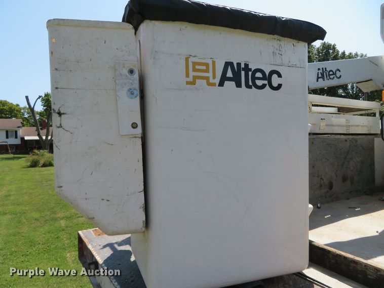 image for item DR0123 2000 Ford F550  bucket truck