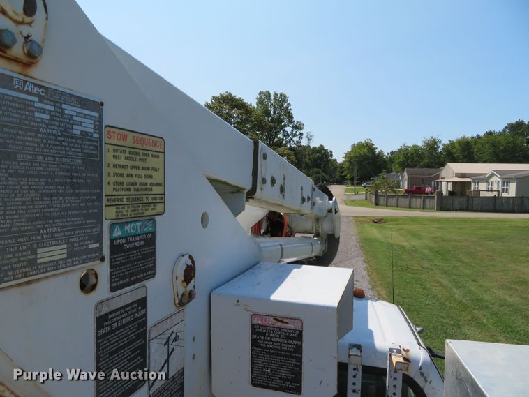 image for item DR0123 2000 Ford F550  bucket truck