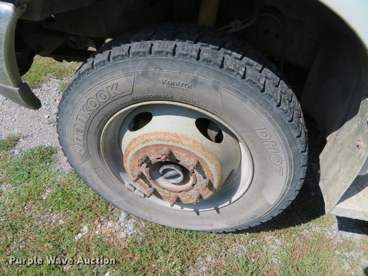 image for item DR0123 2000 Ford F550  bucket truck