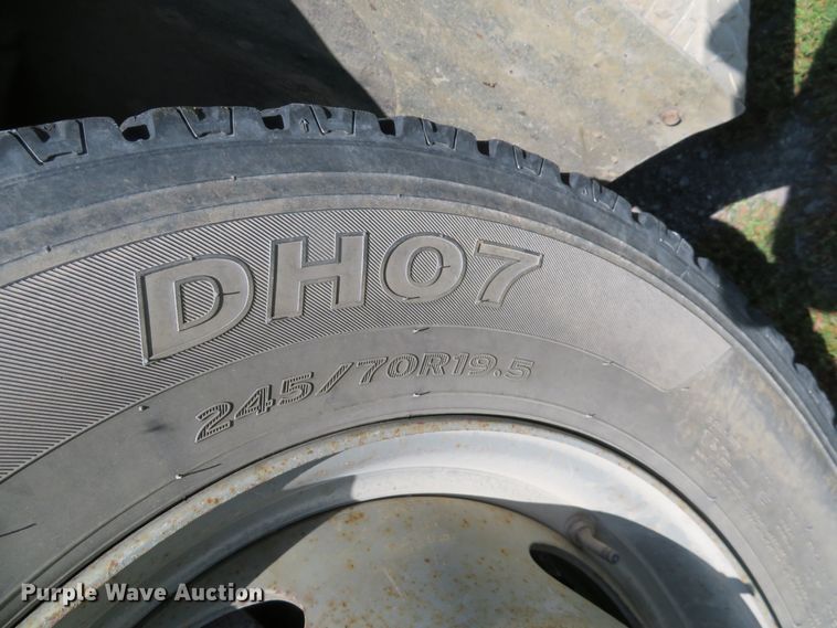 image for item DR0123 2000 Ford F550  bucket truck