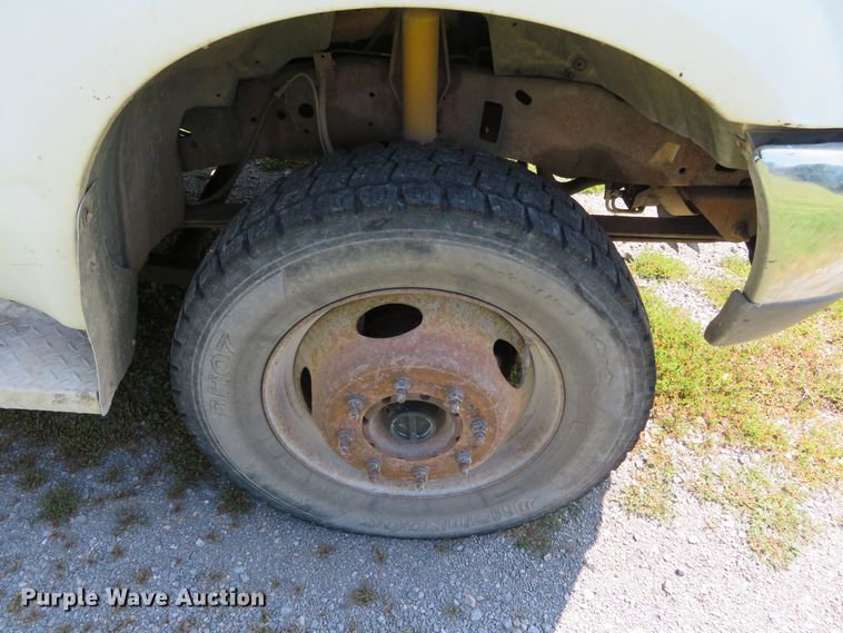 image for item DR0123 2000 Ford F550  bucket truck