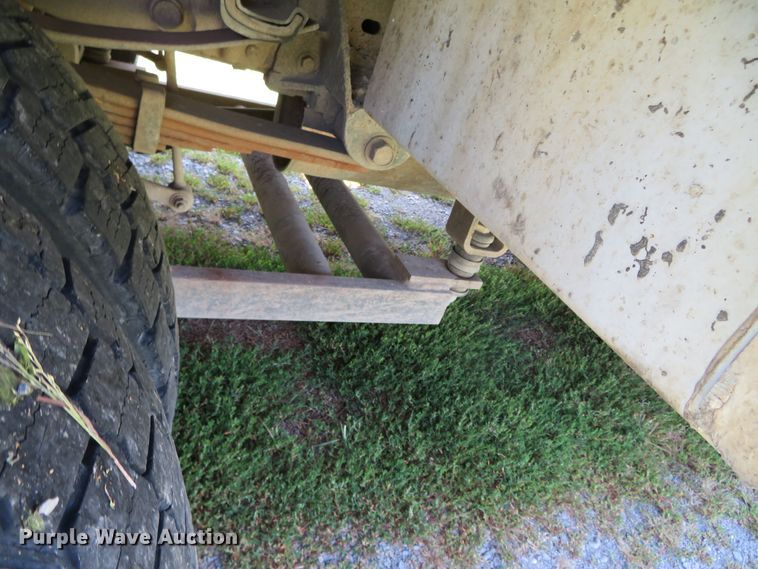 image for item DR0123 2000 Ford F550  bucket truck