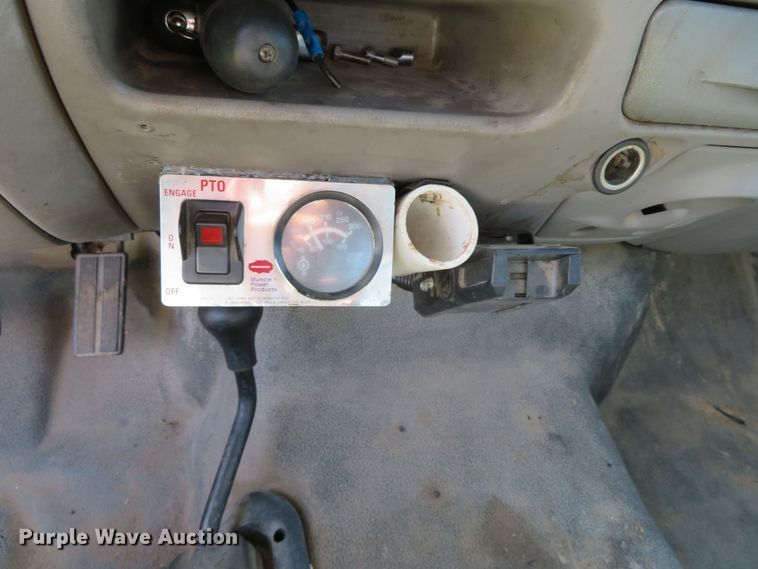 image for item DR0123 2000 Ford F550  bucket truck