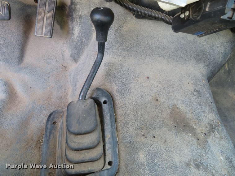 image for item DR0123 2000 Ford F550  bucket truck