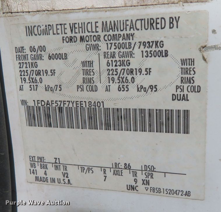 image for item DR0123 2000 Ford F550  bucket truck