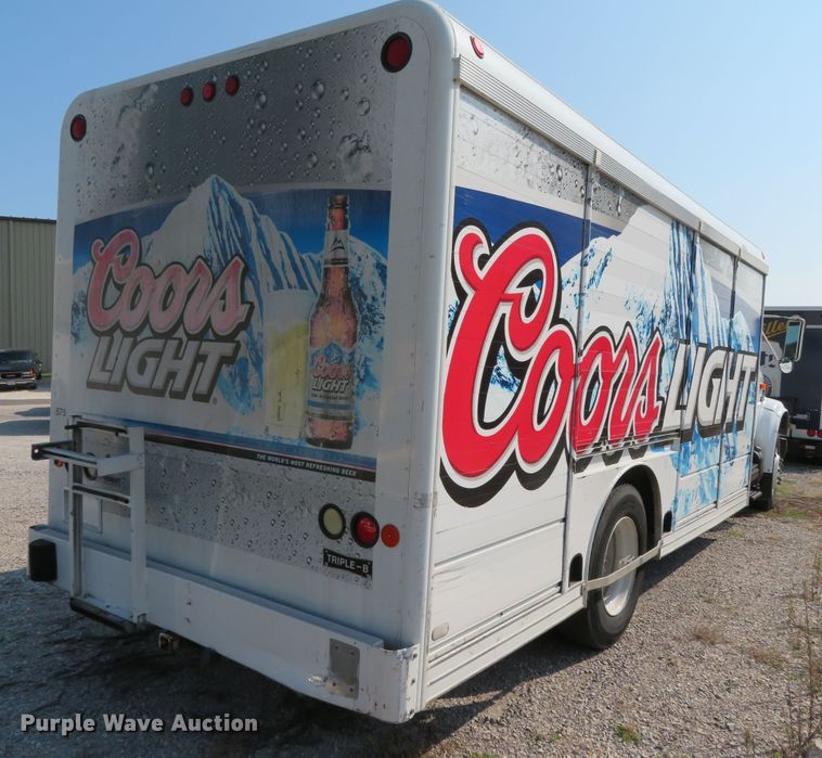 image for item DR0131 1998 International 4700  delivery truck