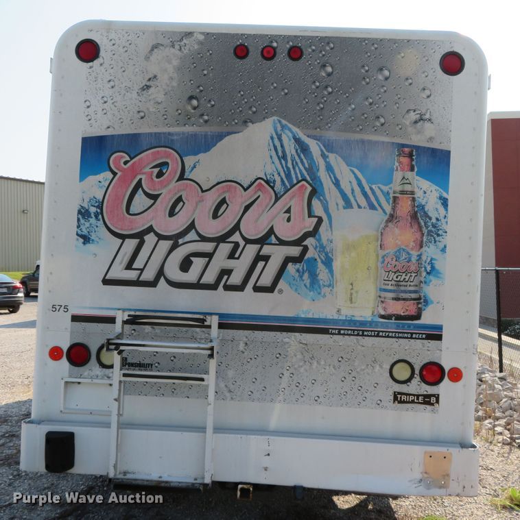 image for item DR0131 1998 International 4700  delivery truck