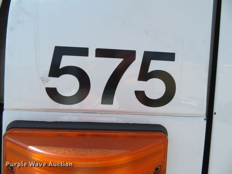 image for item DR0131 1998 International 4700  delivery truck