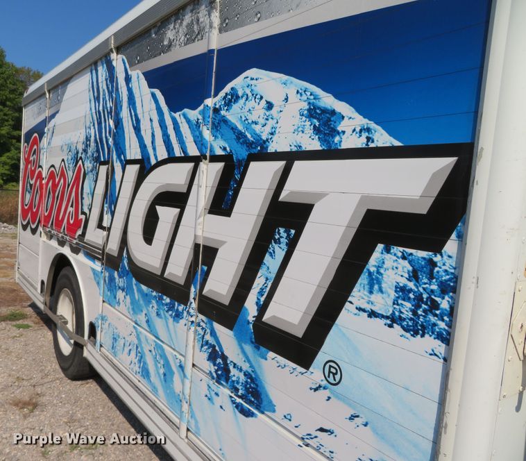 image for item DR0131 1998 International 4700  delivery truck