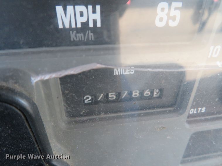 image for item DR0131 1998 International 4700  delivery truck