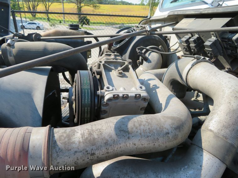 image for item DR0131 1998 International 4700  delivery truck