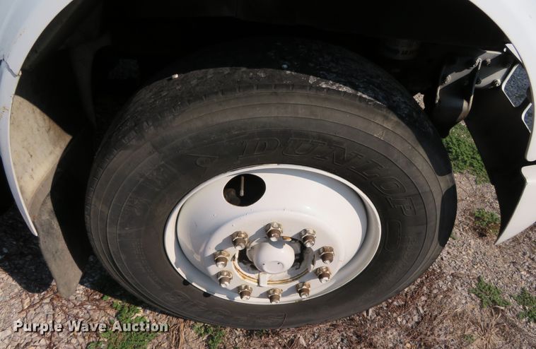 image for item DR0131 1998 International 4700  delivery truck