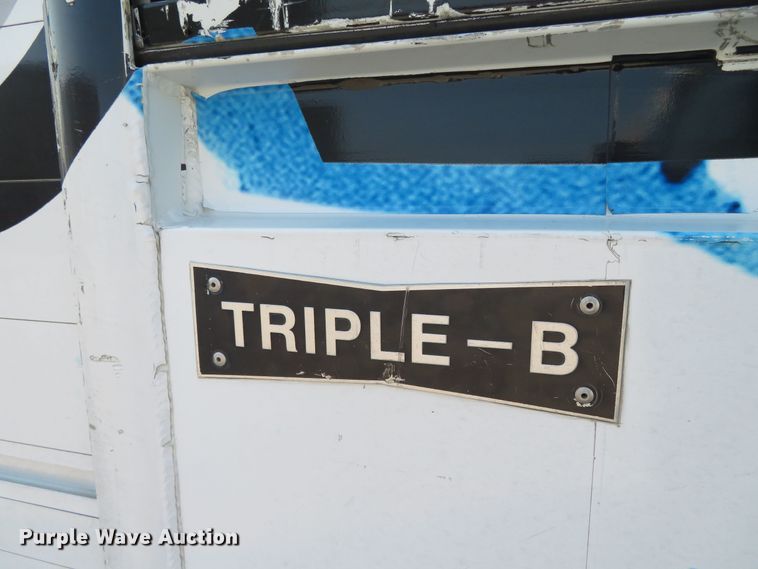 image for item DR0131 1998 International 4700  delivery truck