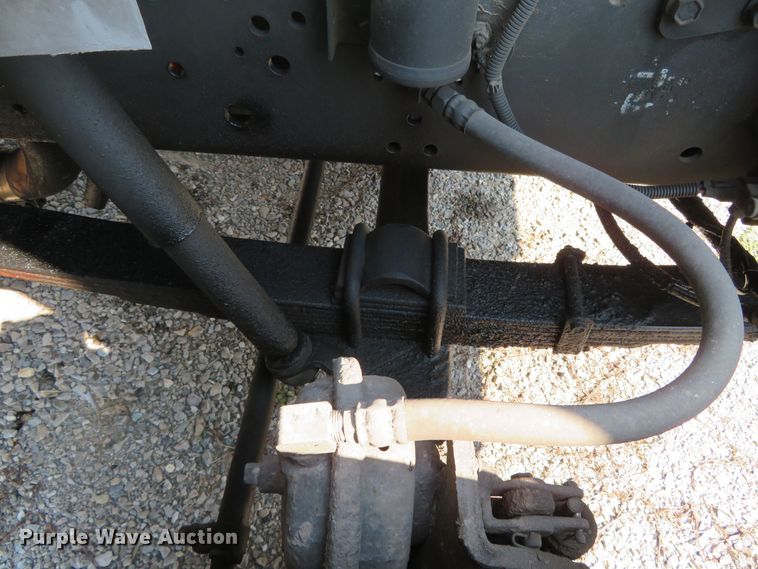 image for item DR0131 1998 International 4700  delivery truck