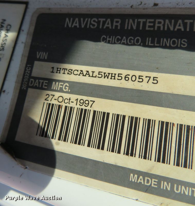 image for item DR0131 1998 International 4700  delivery truck