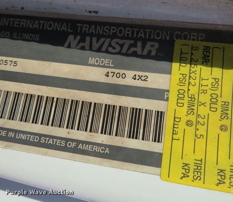 image for item DR0131 1998 International 4700  delivery truck