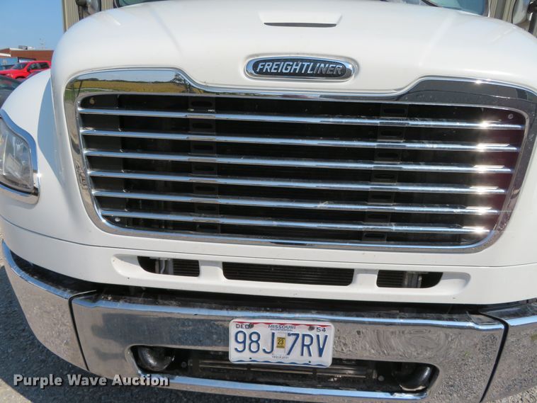 image for item DR0134 2014 Freightliner Business Class M2  semi truck