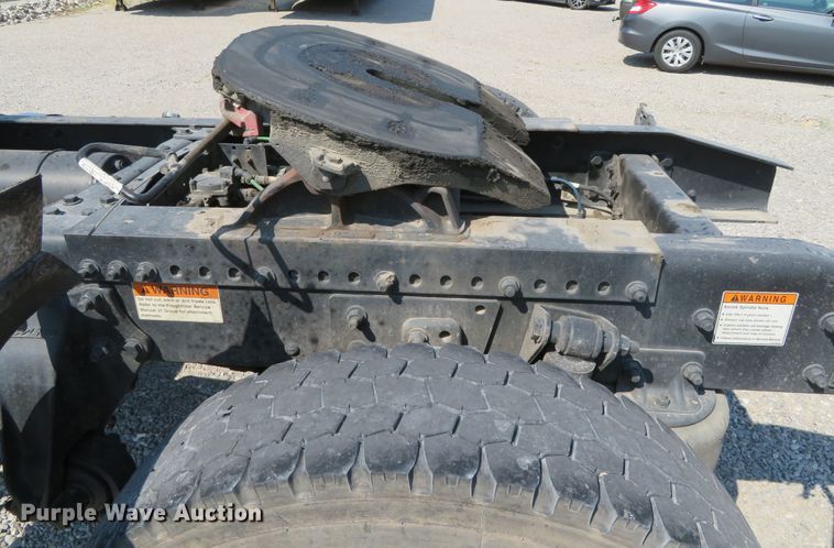 image for item DR0134 2014 Freightliner Business Class M2  semi truck