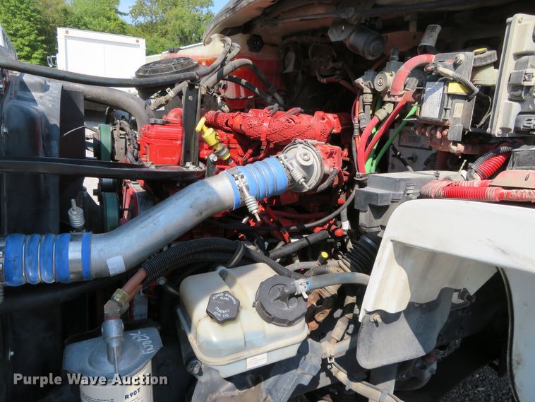 image for item DR0134 2014 Freightliner Business Class M2  semi truck