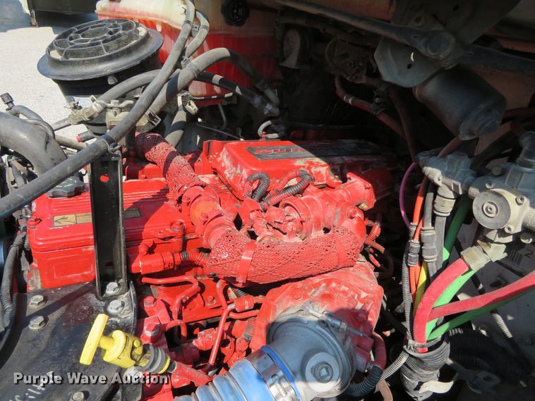 image for item DR0134 2014 Freightliner Business Class M2  semi truck