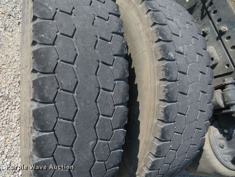 image for item DR0134 2014 Freightliner Business Class M2  semi truck