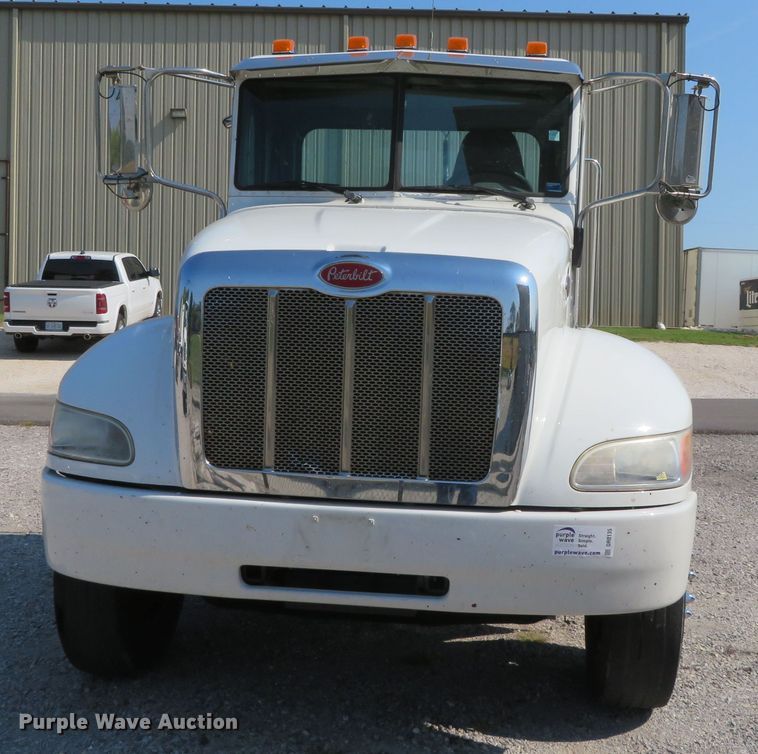 image for item DR0135 2013 Peterbilt 337  semi truck
