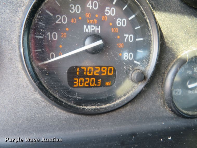 image for item DR0135 2013 Peterbilt 337  semi truck