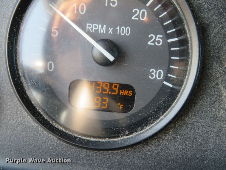 image for item DR0135 2013 Peterbilt 337  semi truck