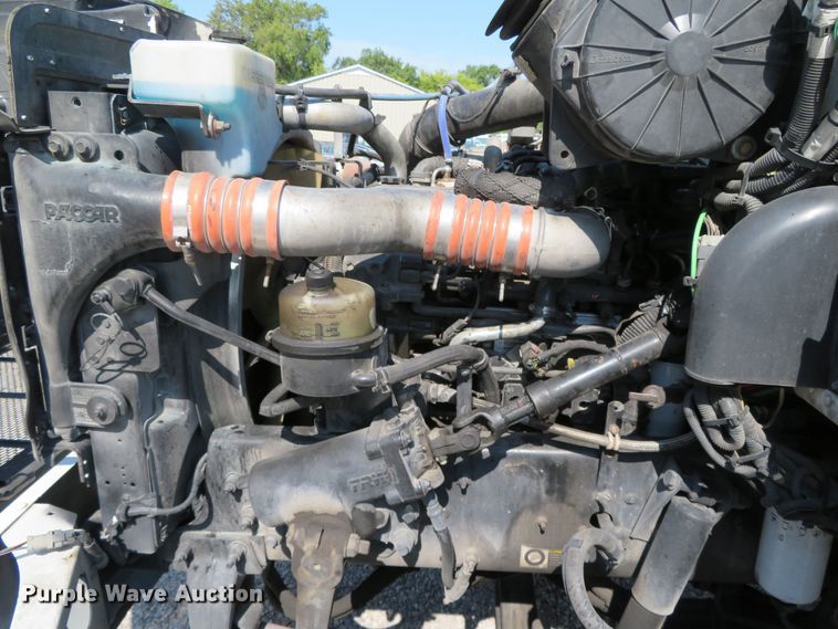 image for item DR0135 2013 Peterbilt 337  semi truck