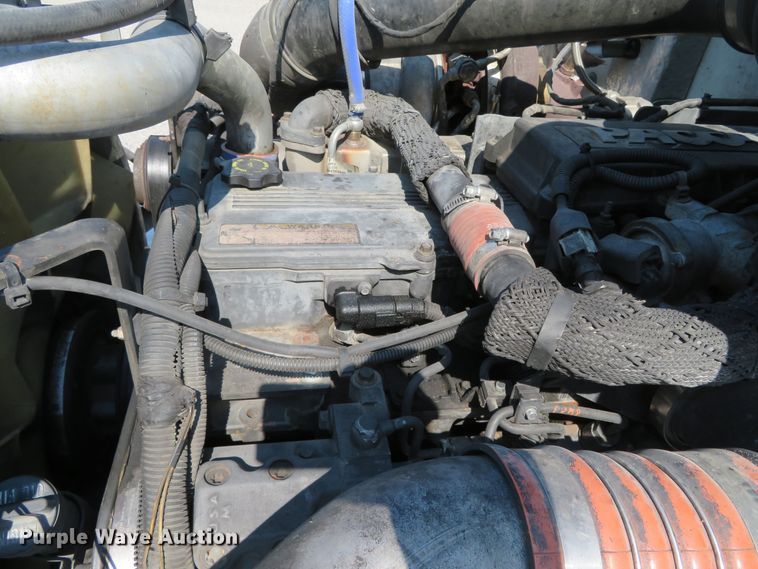 image for item DR0135 2013 Peterbilt 337  semi truck