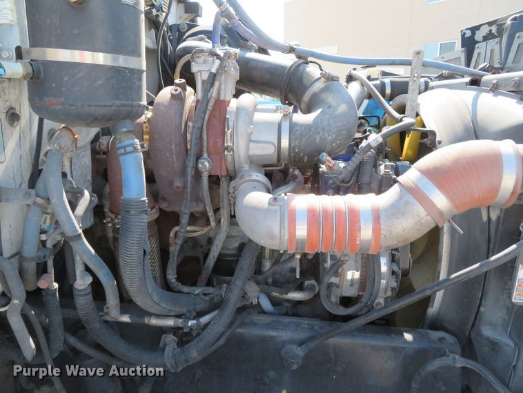 image for item DR0135 2013 Peterbilt 337  semi truck