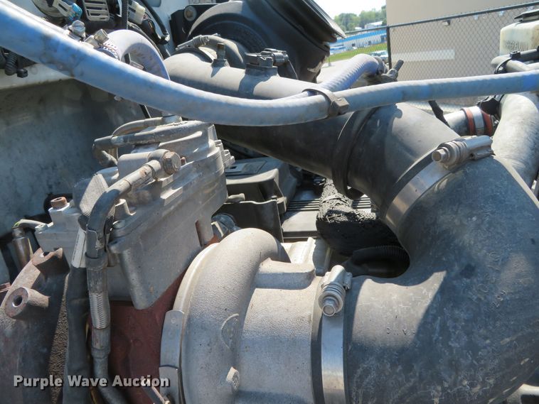 image for item DR0135 2013 Peterbilt 337  semi truck