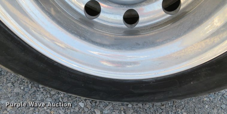 image for item DR0135 2013 Peterbilt 337  semi truck